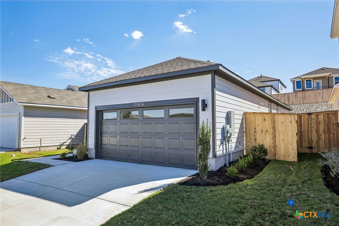11909 Murano Drive Property Photo 2