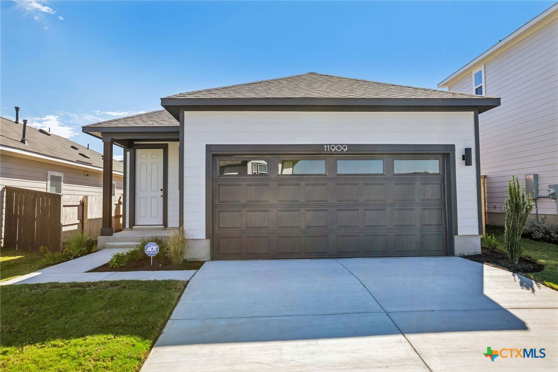 11909 Murano Drive Property Photo 3