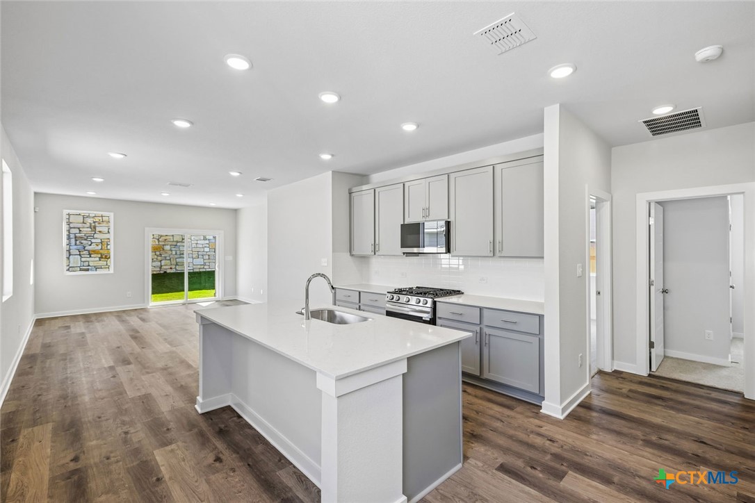 11909 Murano Drive Property Photo 15