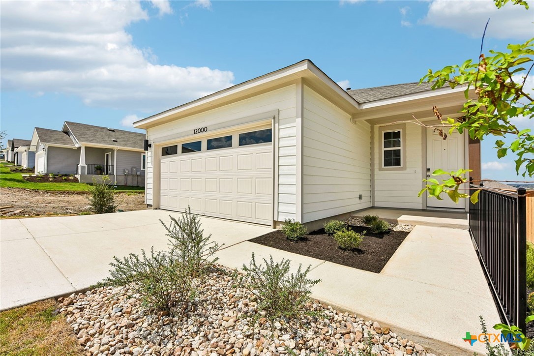 12000 Ellena Cove Property Photo 4