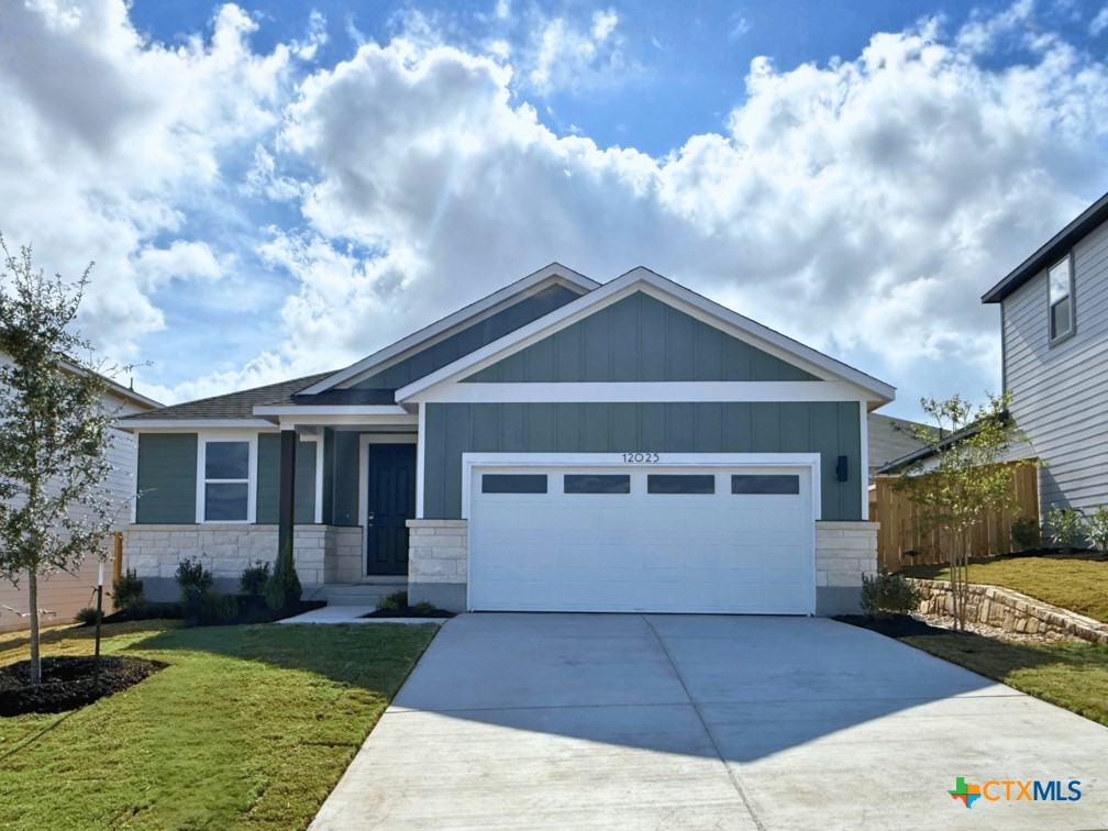 12025 Ellena Cove Property Photo 3
