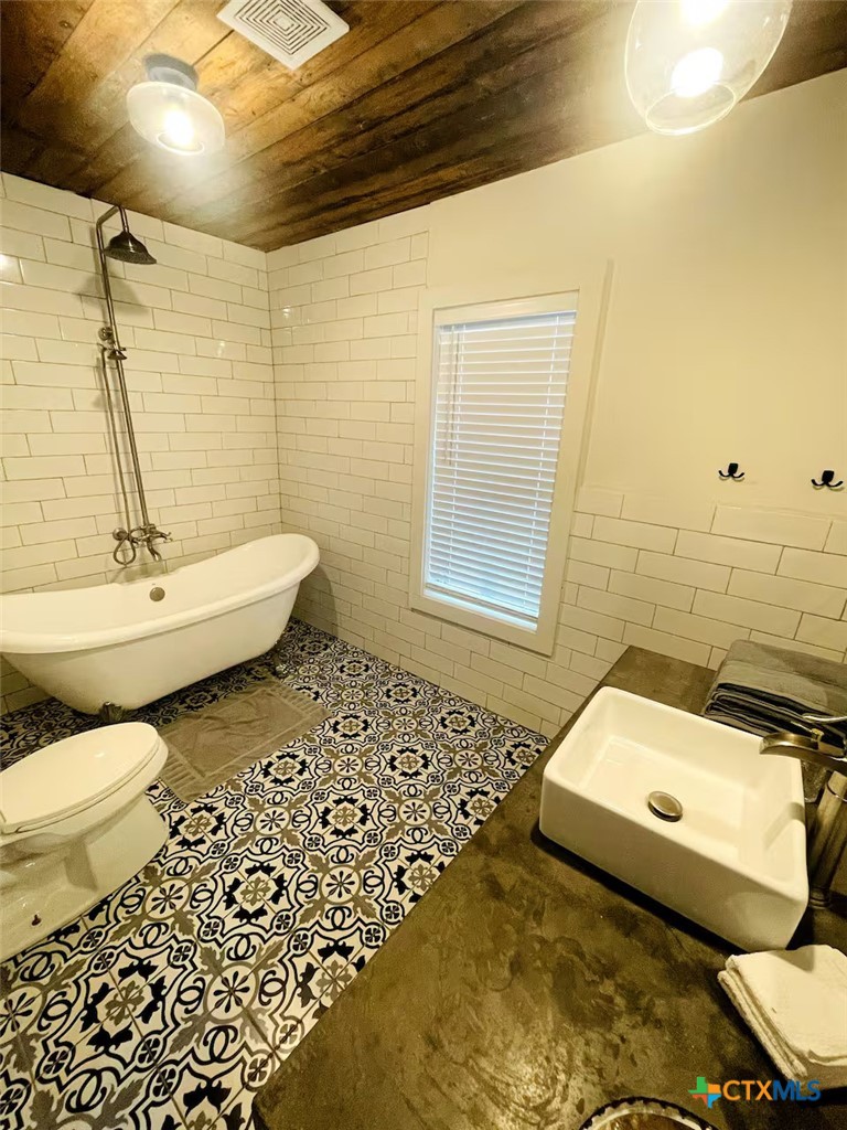 16580 Fm 2115 Property Photo 14