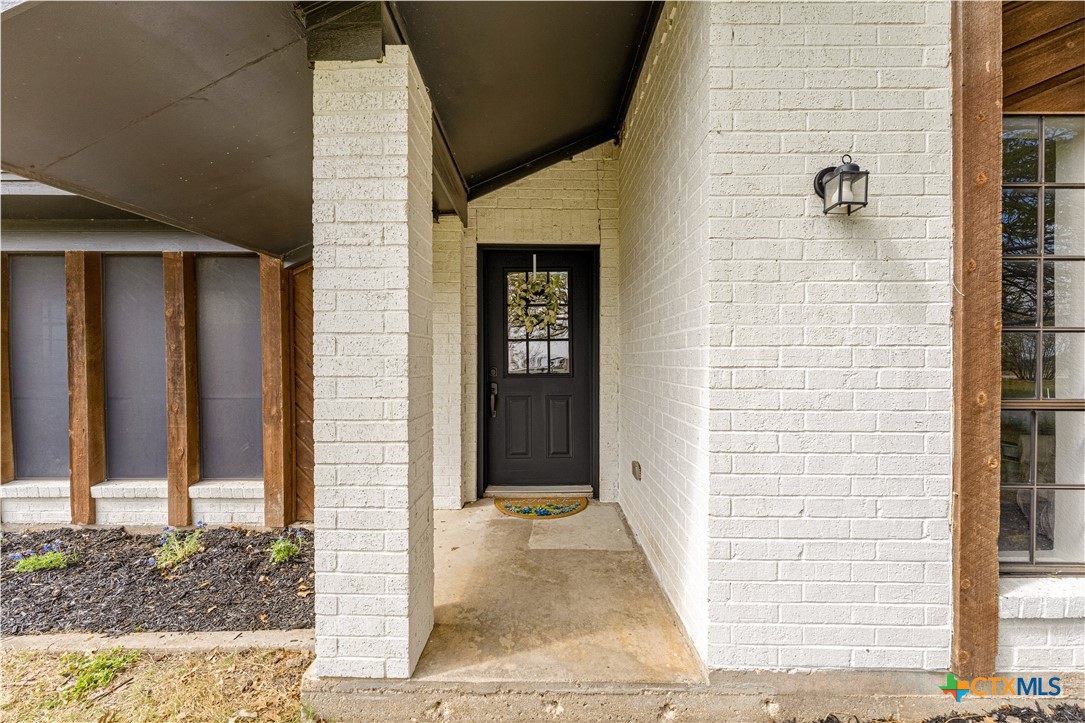 2566 Southwinds Drive Property Photo 5