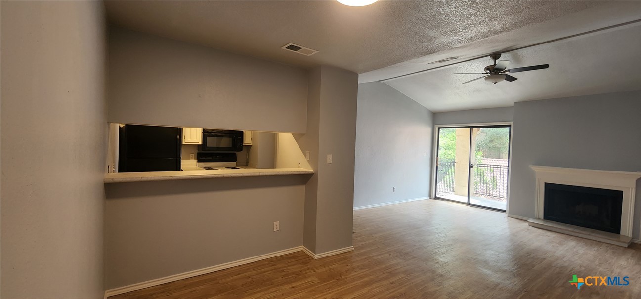 1202 Thorpe Lane 408 Property Photo 2