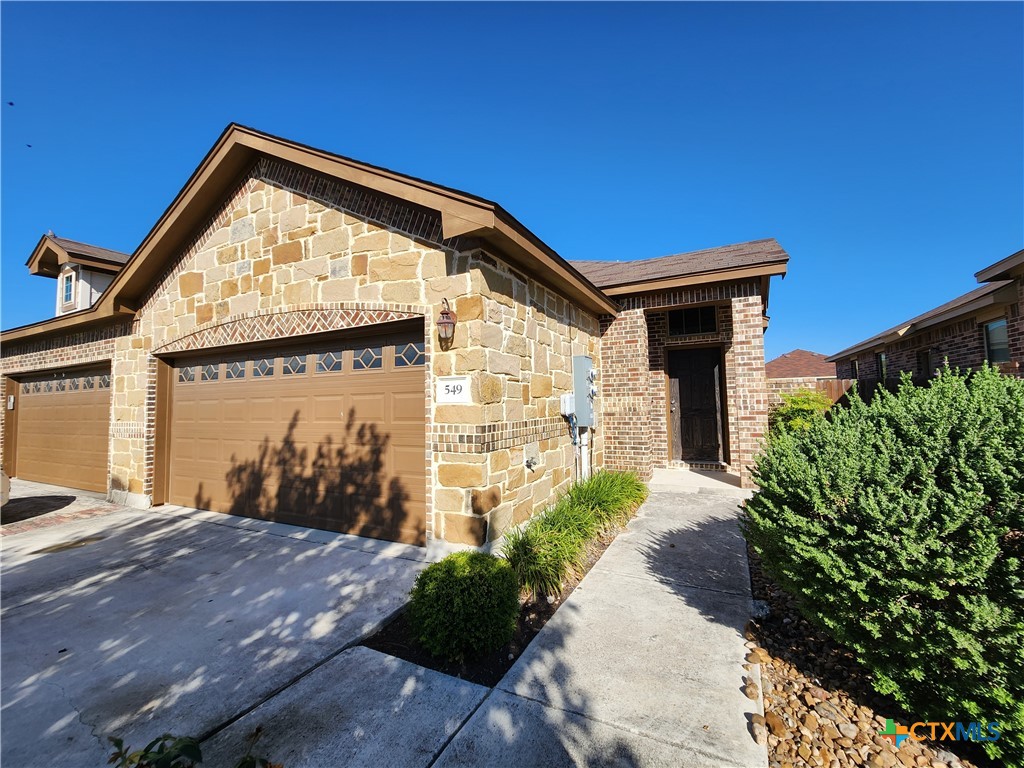 549 Creekside Forest Property Photo 3