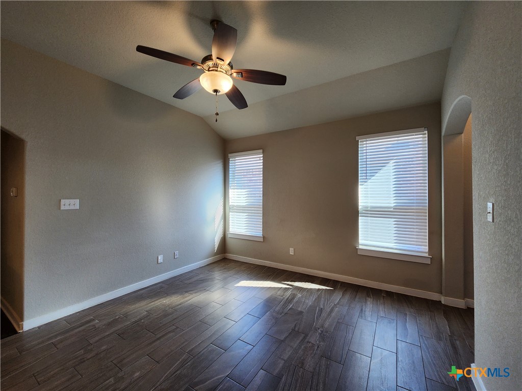 549 Creekside Forest Property Photo 6