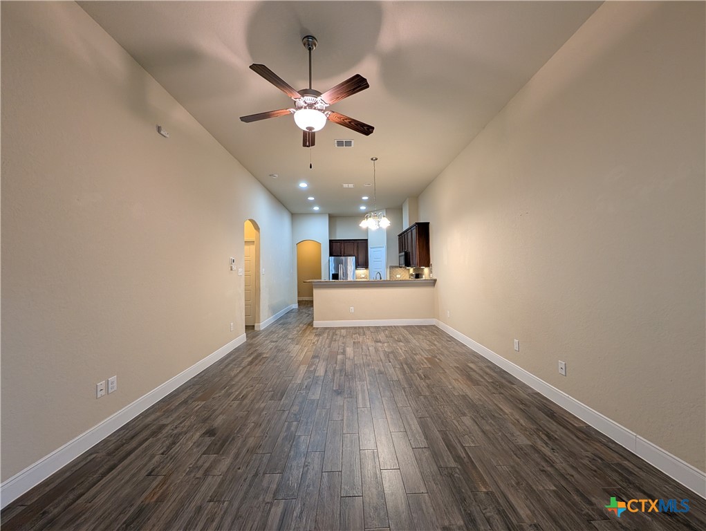 1243 Old Fm 306 Property Photo 3
