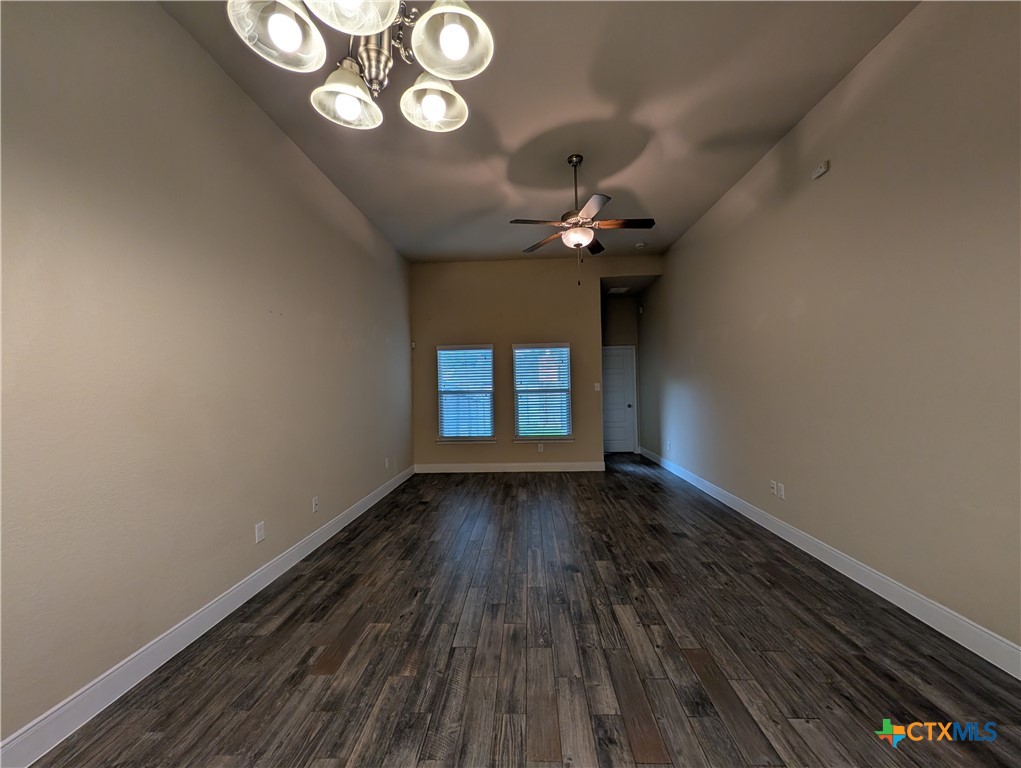1243 Old Fm 306 Property Photo 4