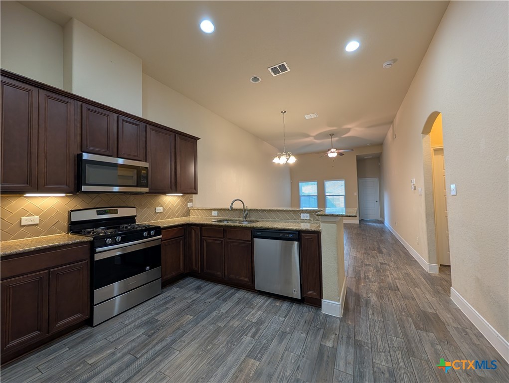 1243 Old Fm 306 Property Photo 11