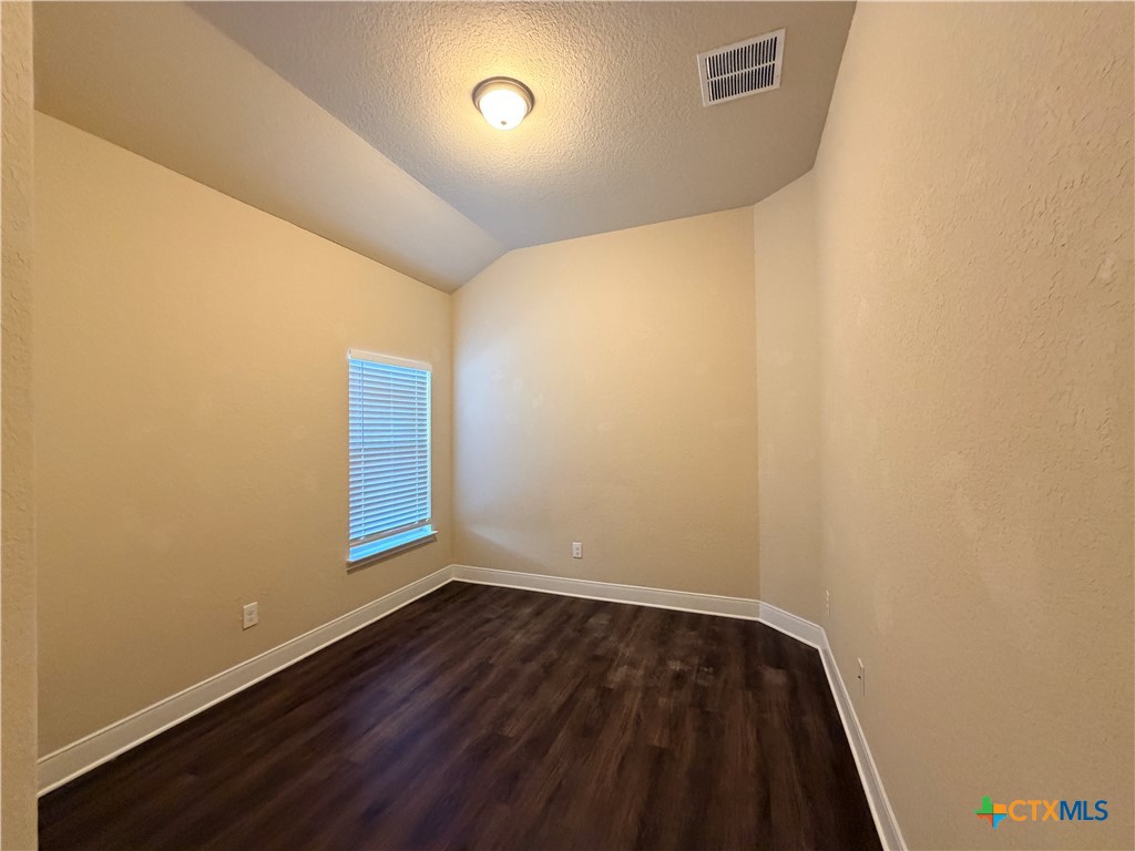 1243 Old Fm 306 Property Photo 18