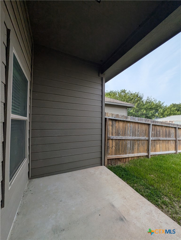 1243 Old Fm 306 Property Photo 24