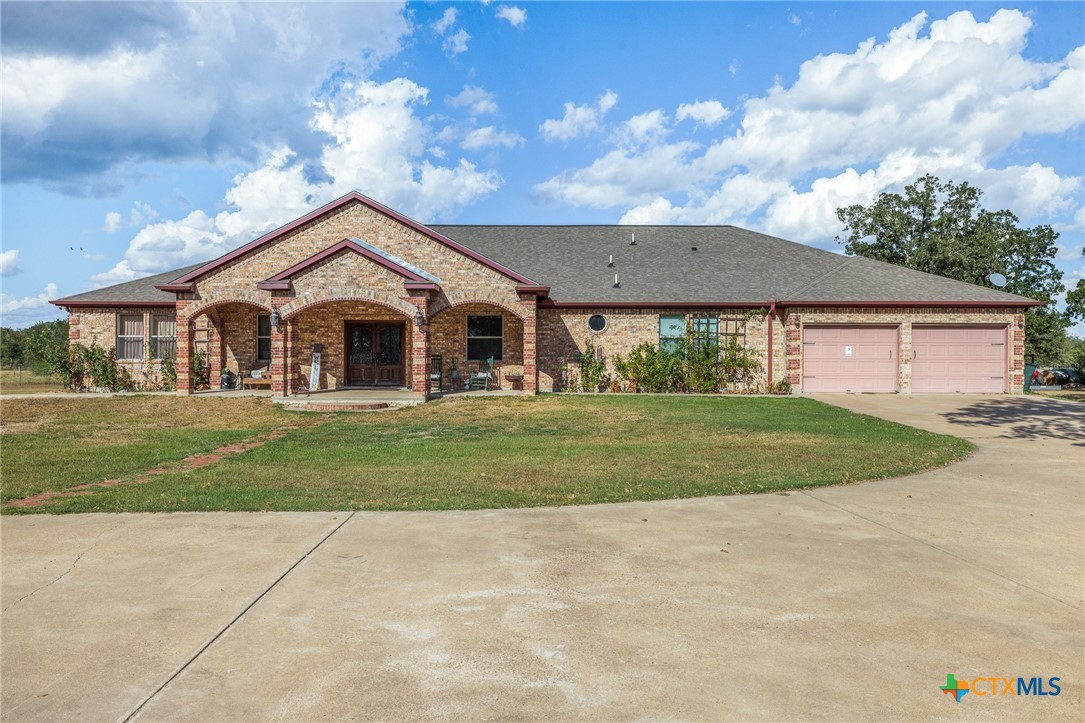 1102 Private Road 2332 Property Photo 1