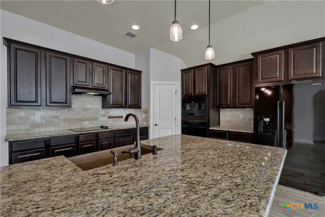 842 Madison Avenue Property Photo 15
