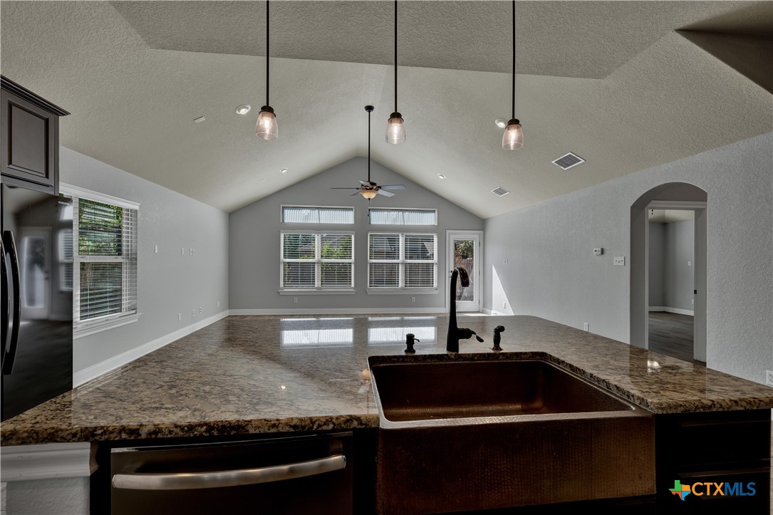 842 Madison Avenue Property Photo 18