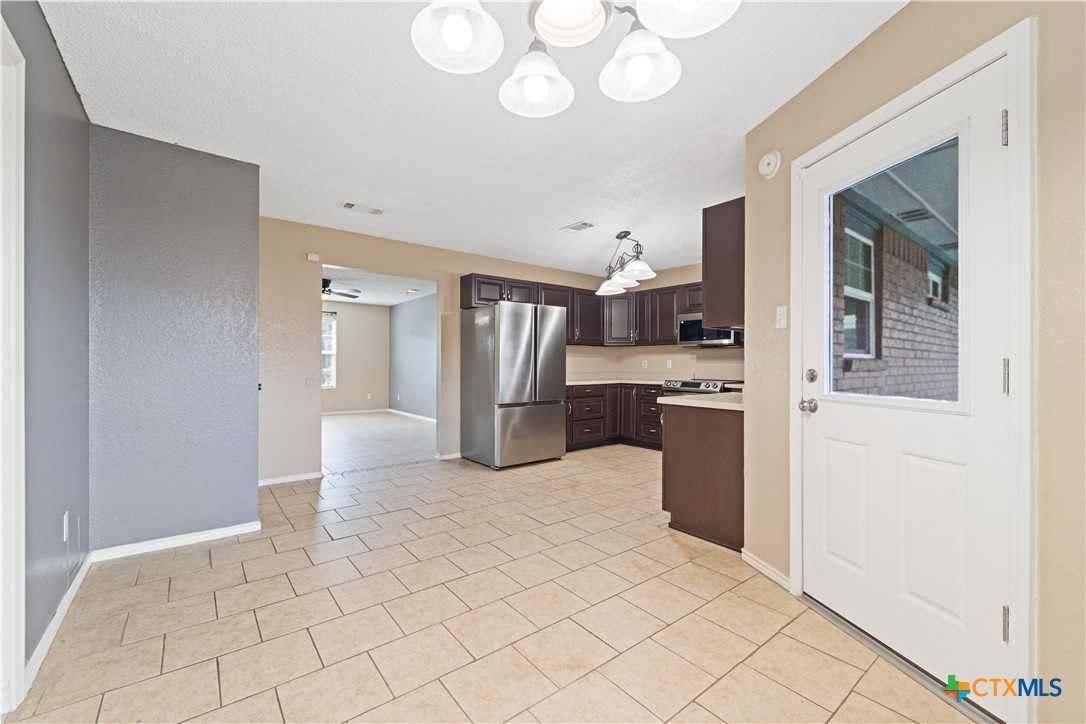 303 Carly Drive Property Photo 10
