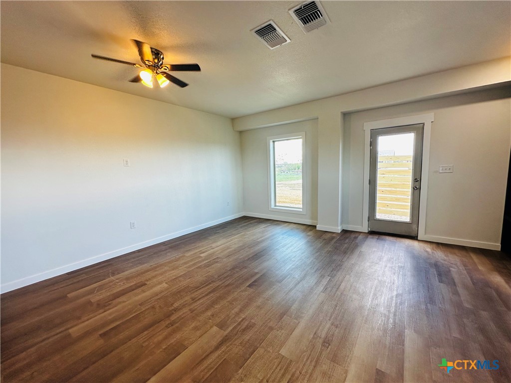 725 Hard Luck Road Property Photo 4
