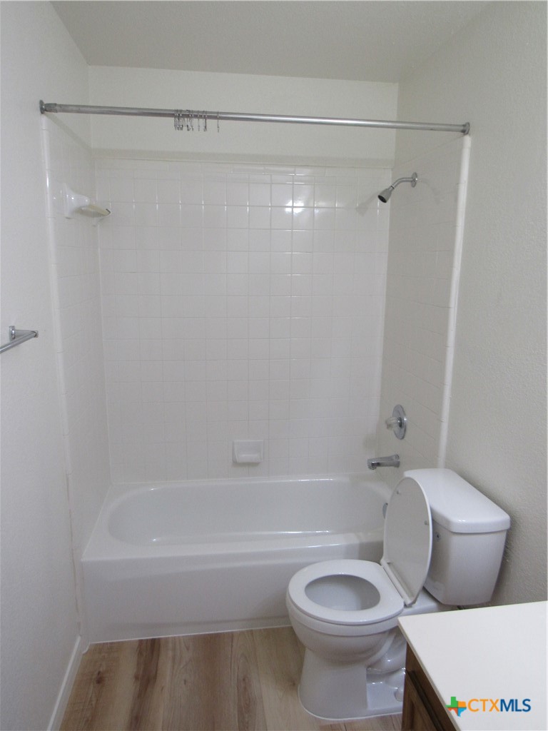 3004 Honeysuckle Circle A Property Photo 14