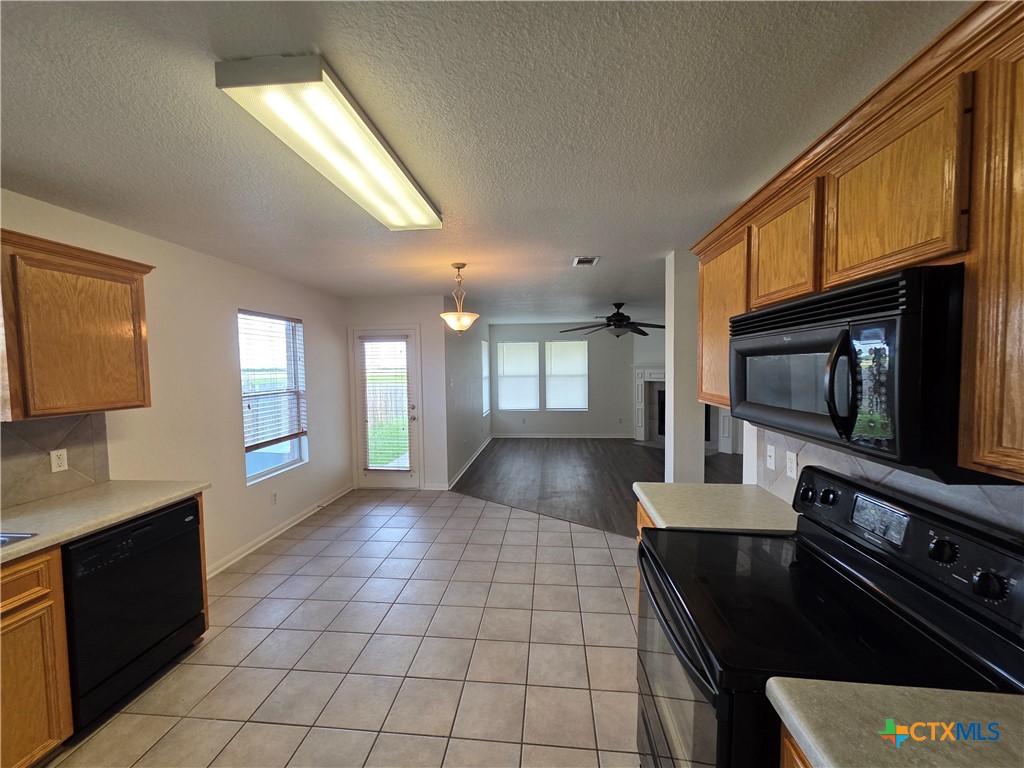 2402 Mikulec Drive Property Photo 2