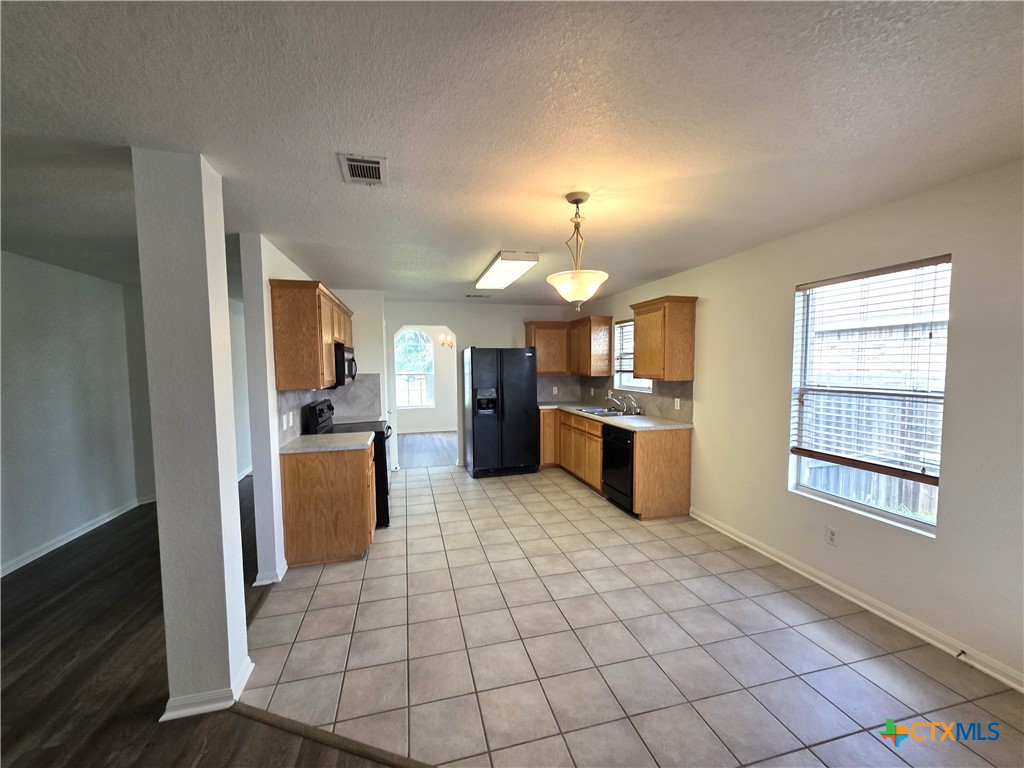 2402 Mikulec Drive Property Photo 3