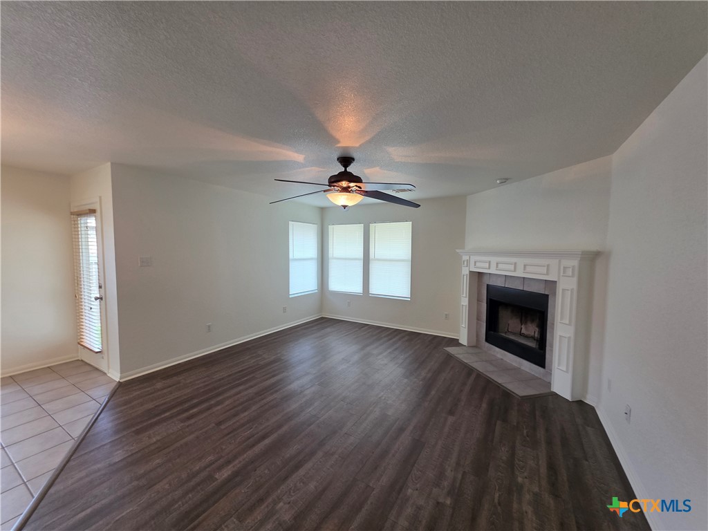 2402 Mikulec Drive Property Photo 4
