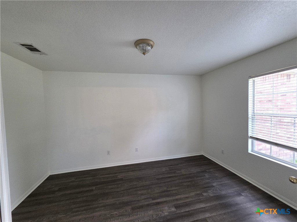 2402 Mikulec Drive Property Photo 6