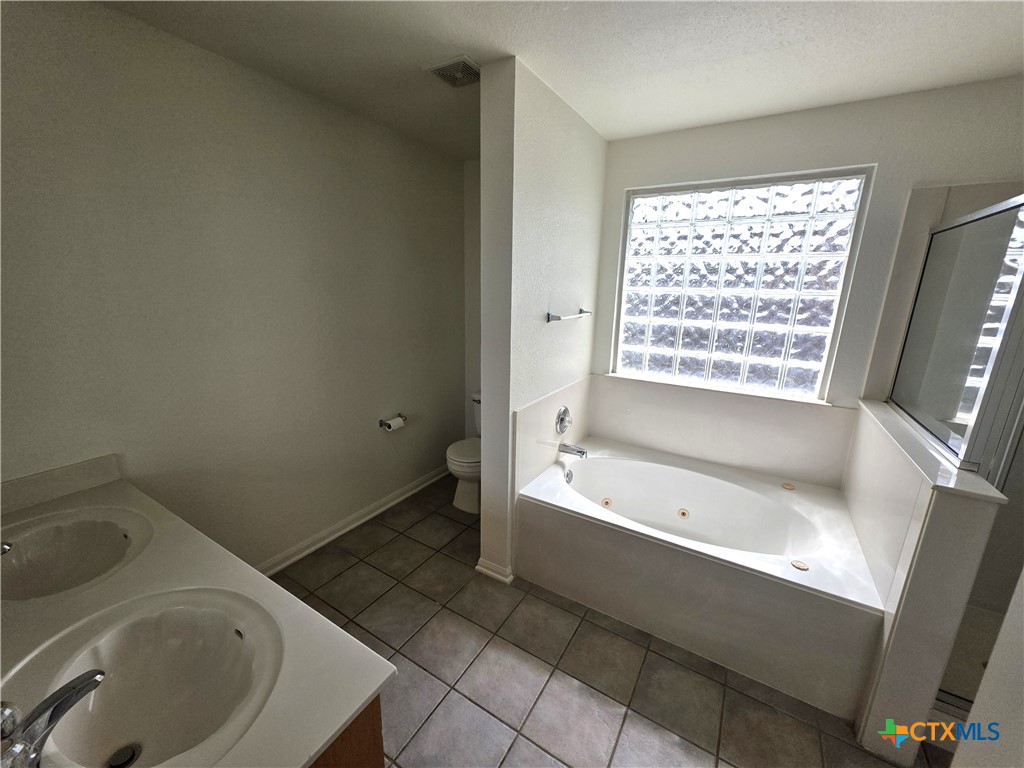 2402 Mikulec Drive Property Photo 8