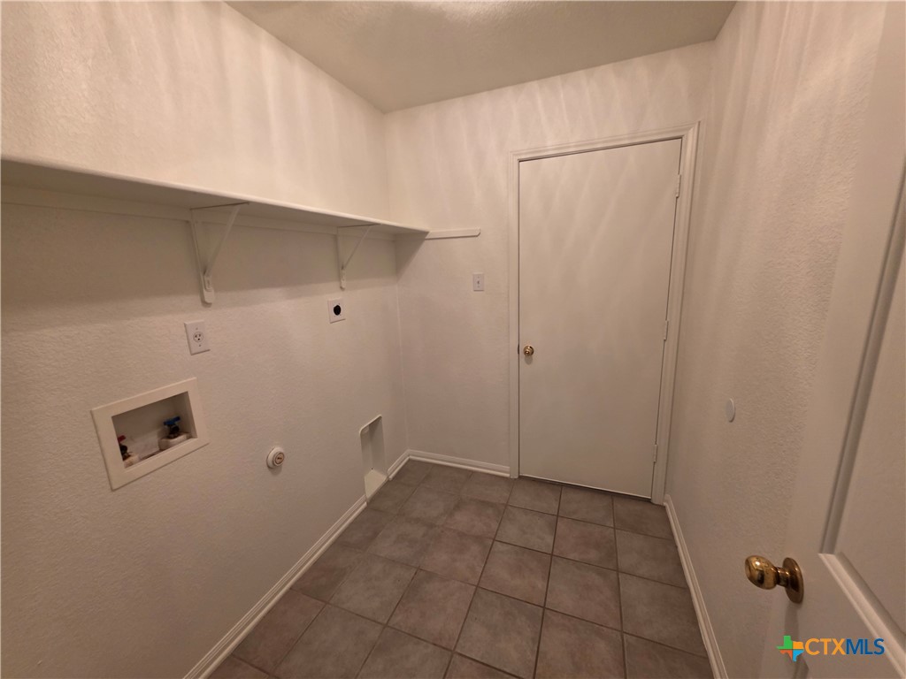 2402 Mikulec Drive Property Photo 11