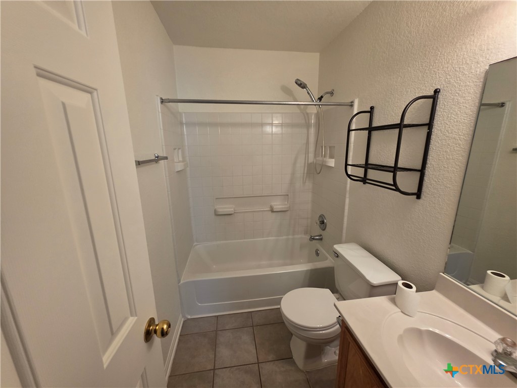 2402 Mikulec Drive Property Photo 12