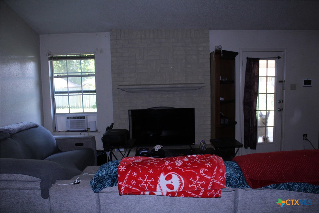 1905 Twilight Drive Property Photo 2