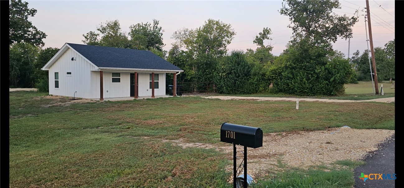 1701 Sycamore Property Photo 3
