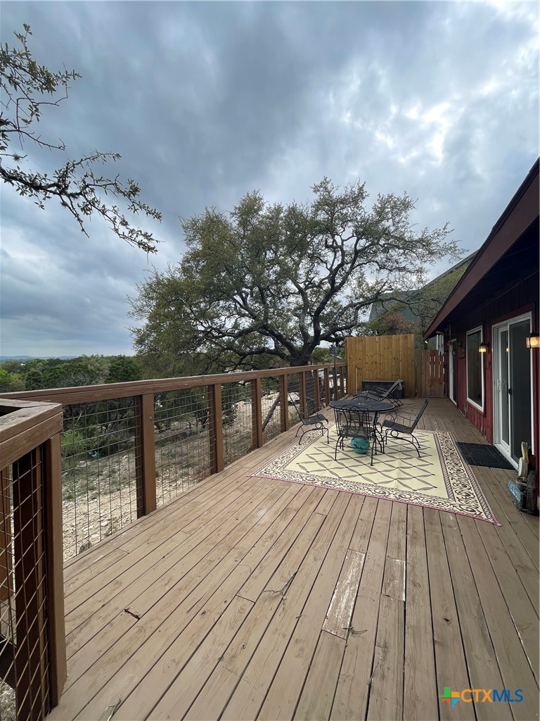 1221 Hallmark Property Photo 4