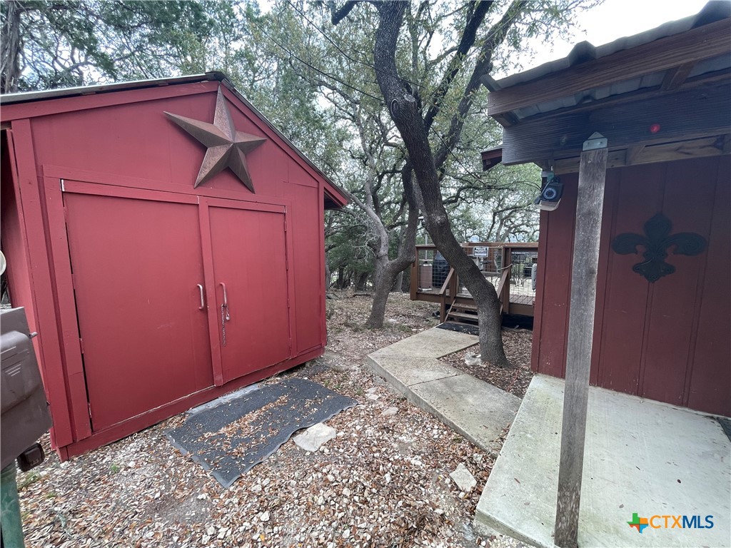 1221 Hallmark Property Photo 5