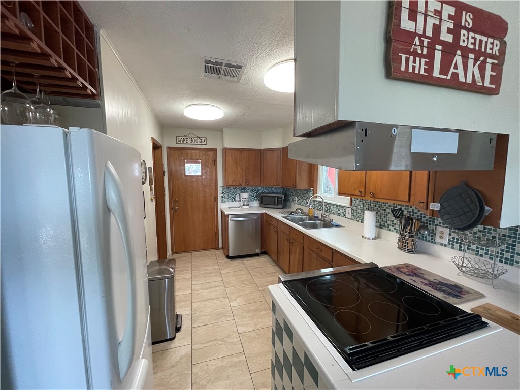 1221 Hallmark Property Photo 11