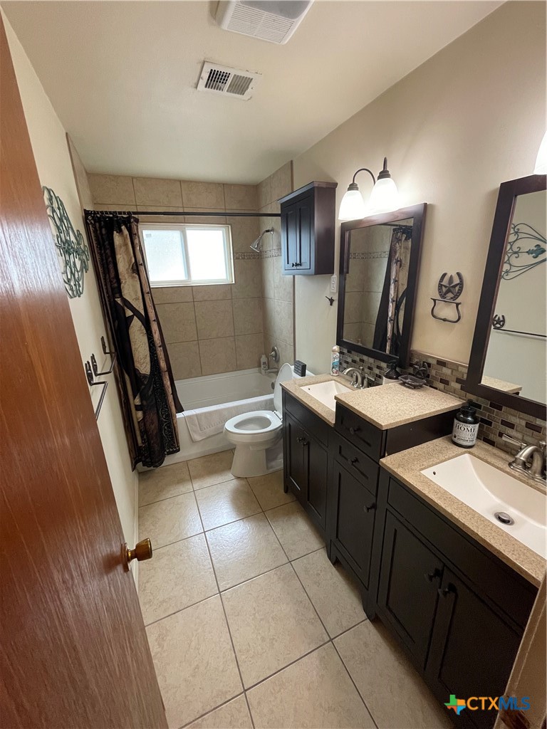 1221 Hallmark Property Photo 15