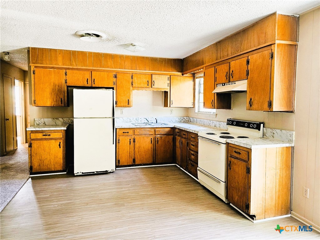 1203 Curry Avenue Property Photo 6