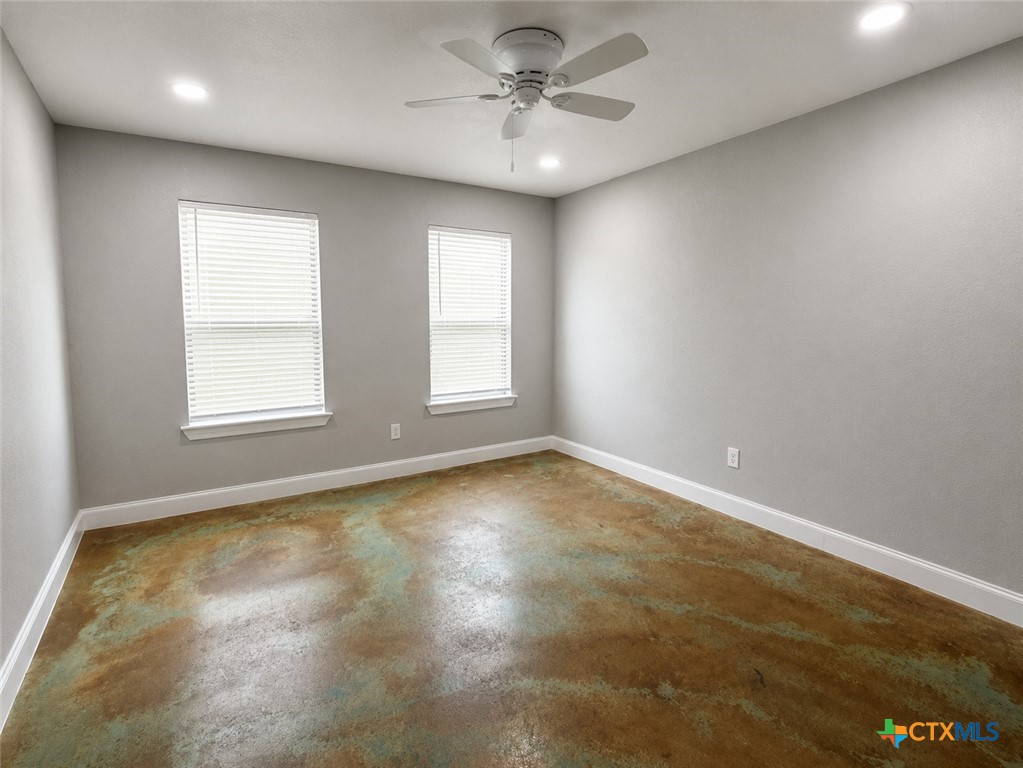 661 W Austin Street Q Property Photo 6