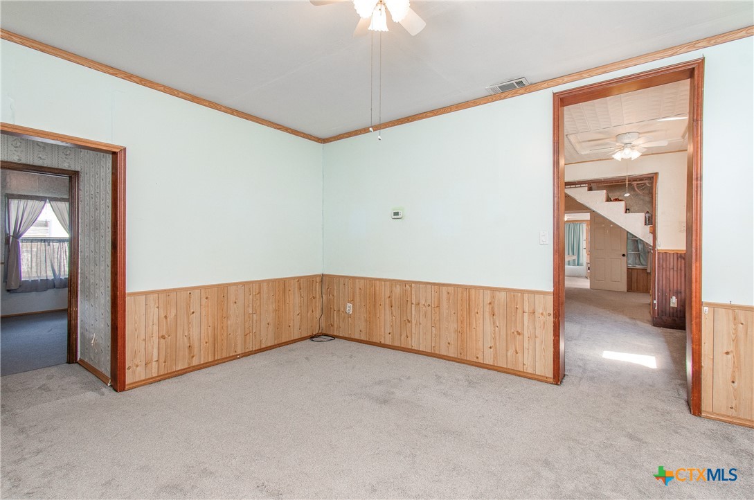 300 W Avenue J Property Photo 10