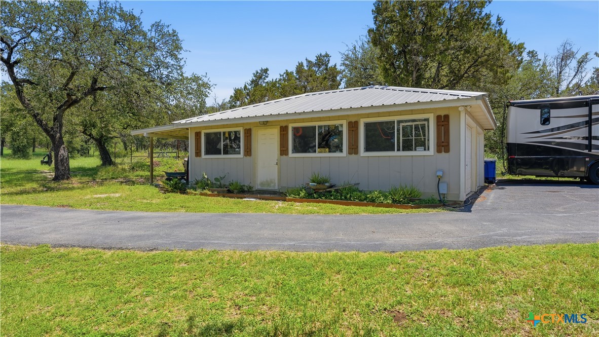 2694 Fm 2722 Property Photo 5