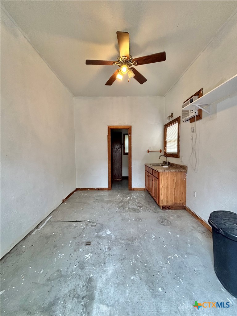 101 Cassie Street Property Photo 41