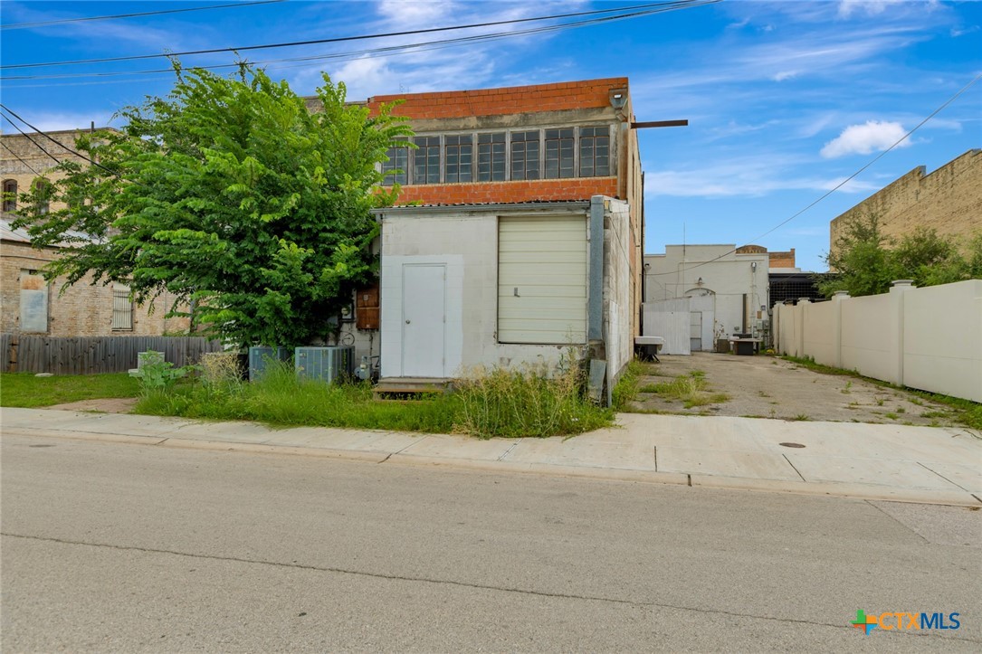 119 E Main Street Property Photo 4