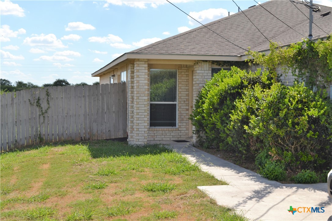 2744 Fm-1044 Property Photo 1