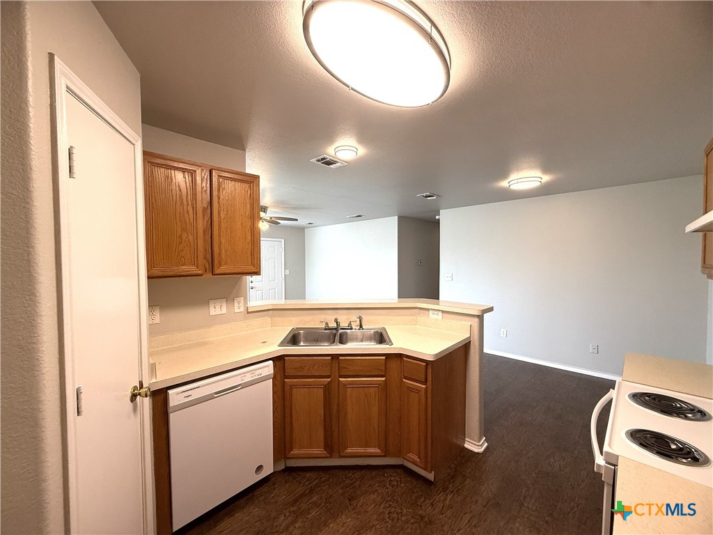 2744 Fm-1044 Property Photo 12