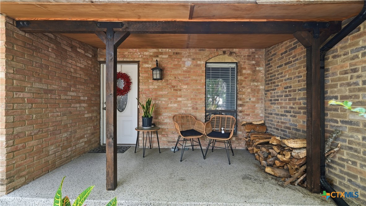 734 Summerwood Drive Property Photo 6
