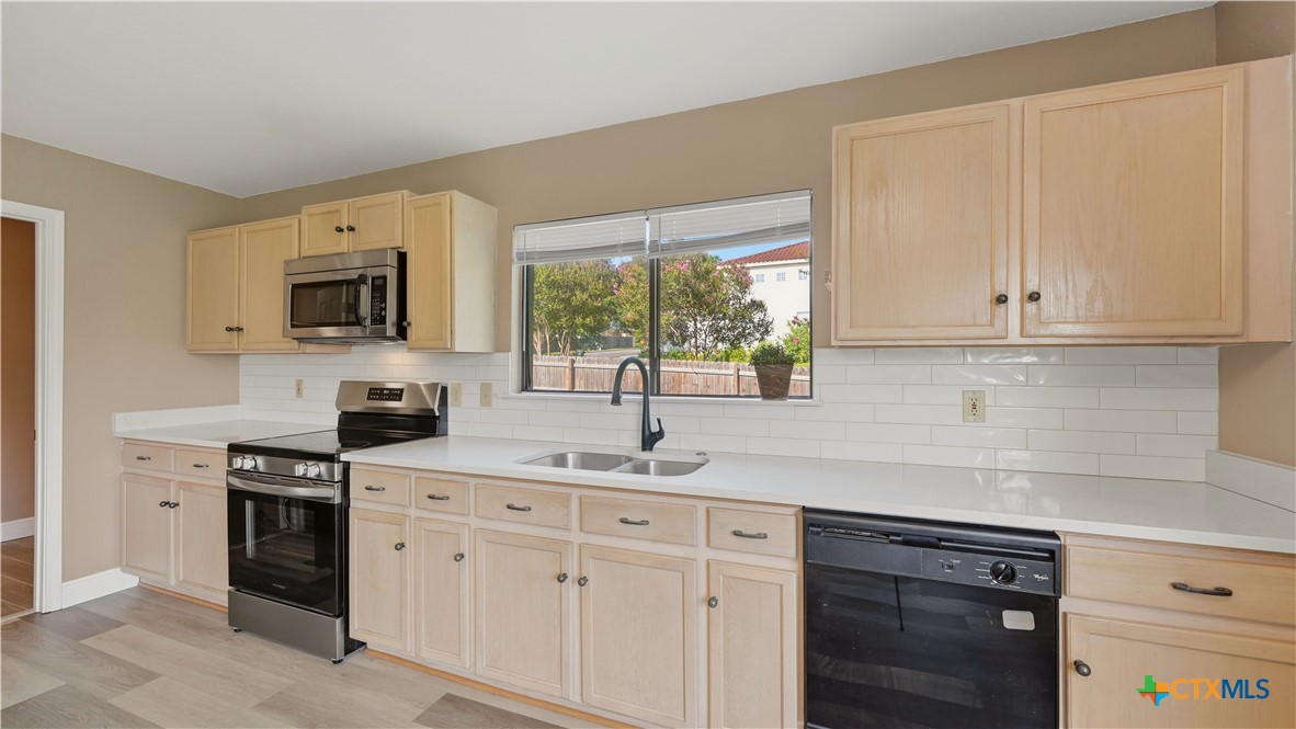 7338 Raintree Forest Property Photo 16