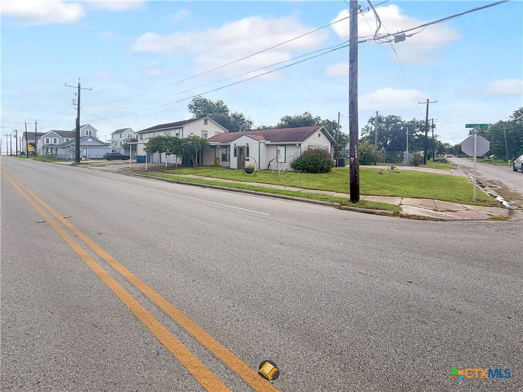 204 E Austin Street Property Photo 2
