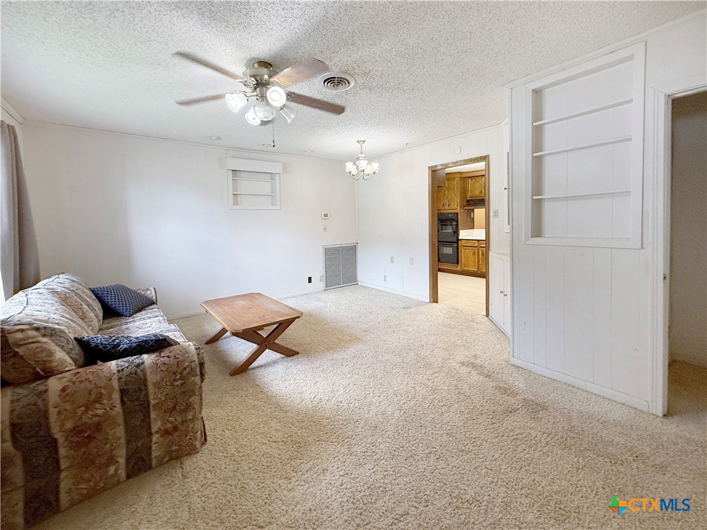 204 E Austin Street Property Photo 7