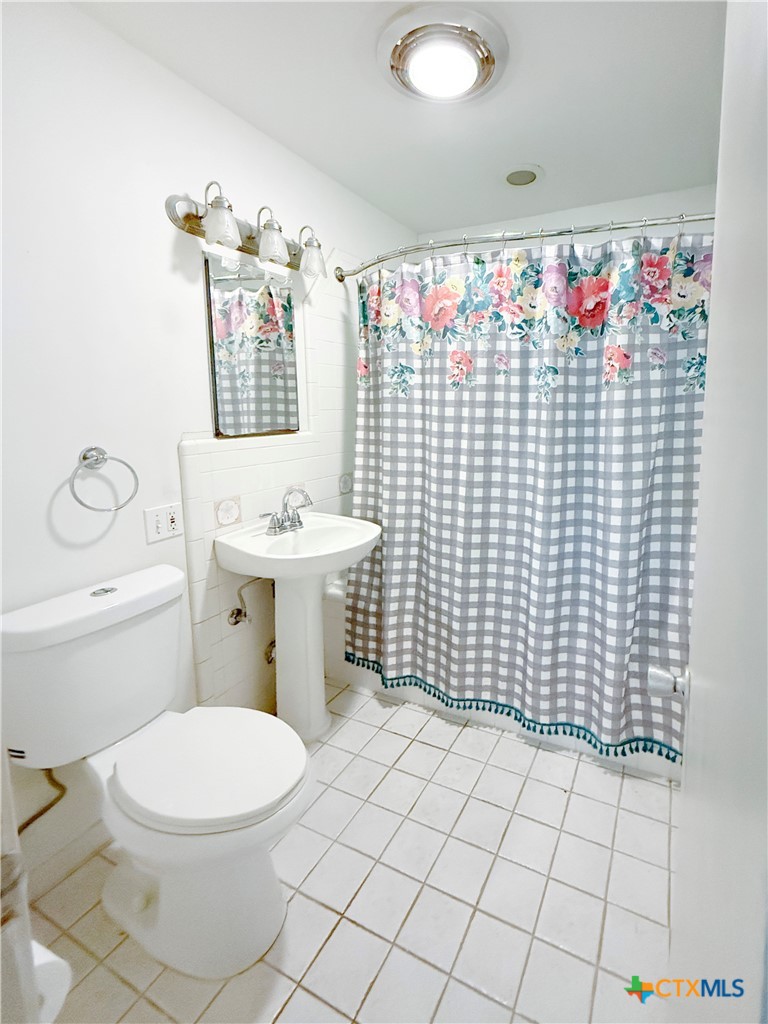 204 E Austin Street Property Photo 8