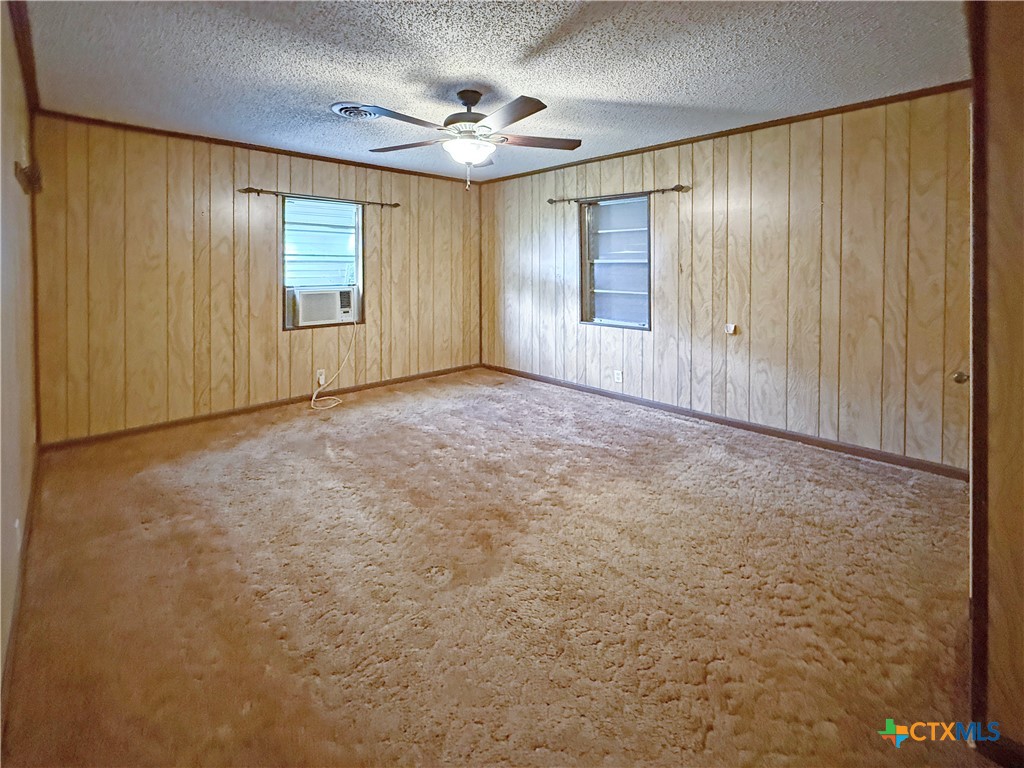 204 E Austin Street Property Photo 9