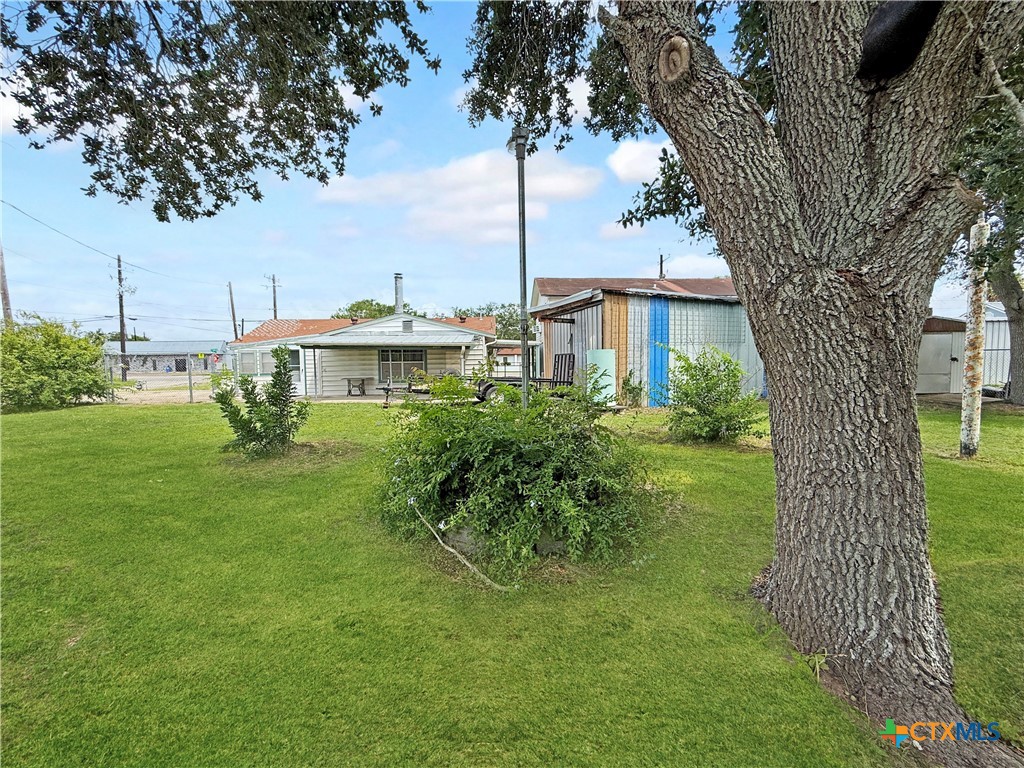 204 E Austin Street Property Photo 12