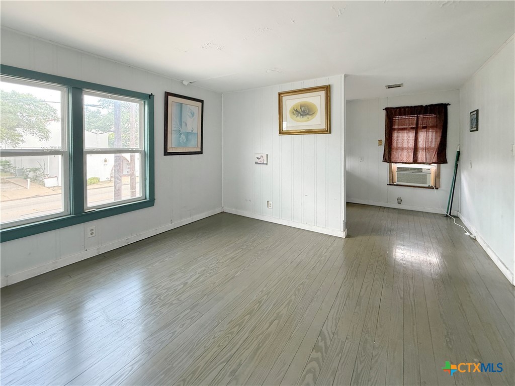204 E Austin Street Property Photo 18